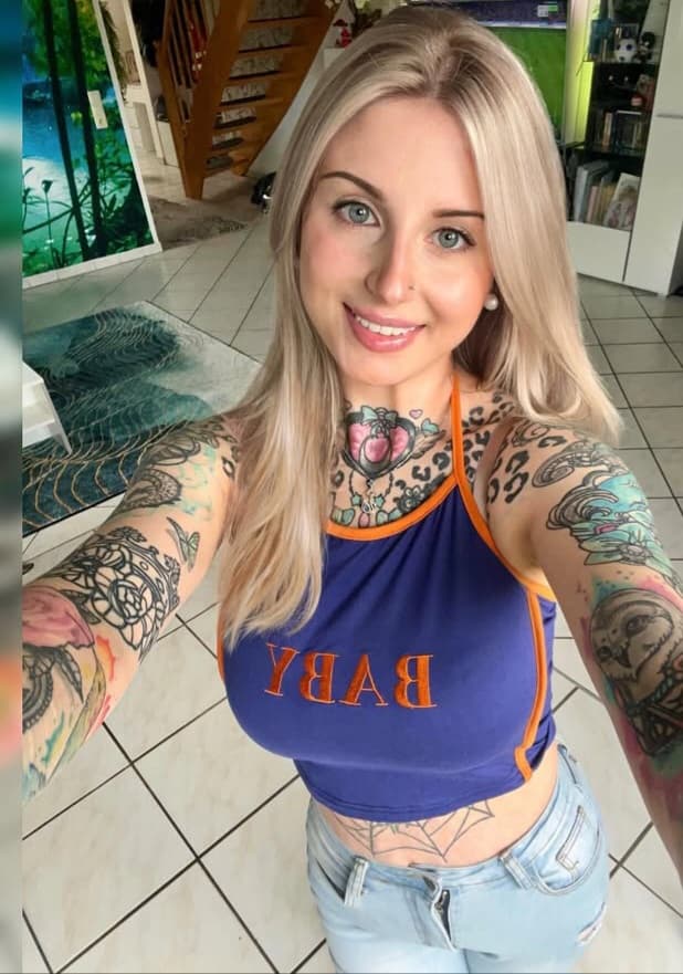 Joly independent escort in belfast uk
