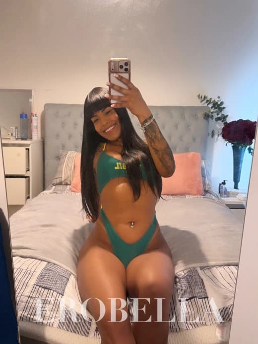 ✨ Aline Brazilian Beauty – Back in Town 💖