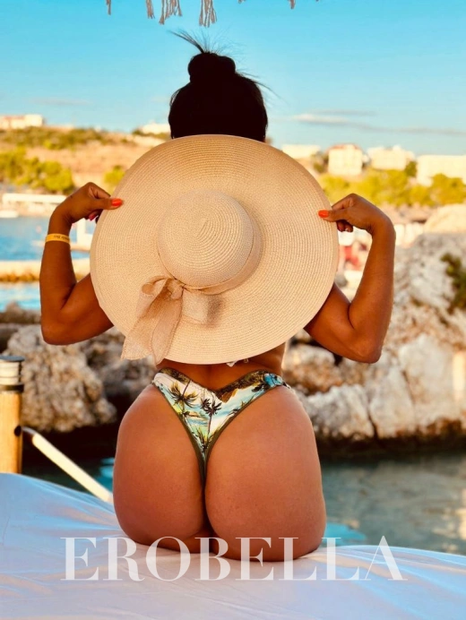 ✨ Discover the Charm of Carla Rios 🌹 photo 5