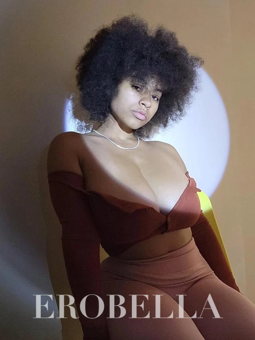 ✨ Experience the Charm of Lisa 🌹 Available Today photo 4