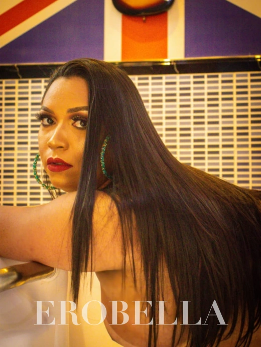 Brazilian Elegance with Yasmin's Captivating Charm photo 2