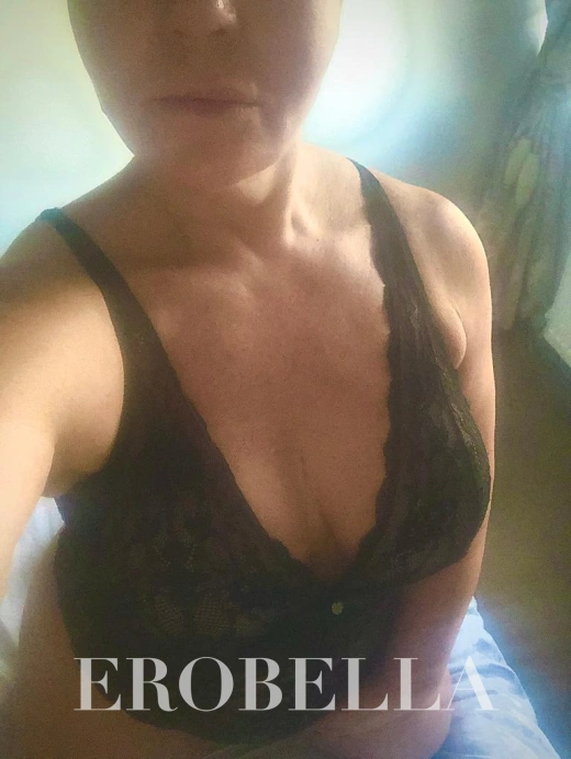 ✨ Discover the Elegance of Saskia Jones 🌹 Available Today photo 5