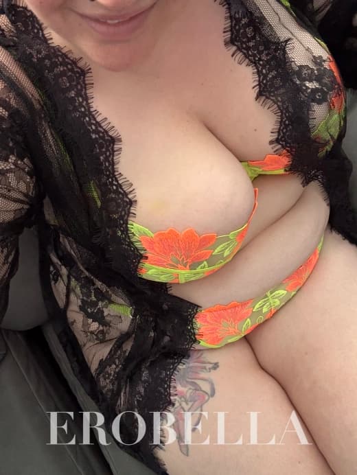 ✨ Discover the Elegance of Aphrodite 🌹 independent escort in petersfield uk