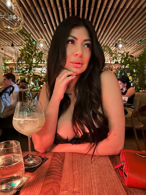 I'm available independent escort in stoke-on-trent uk