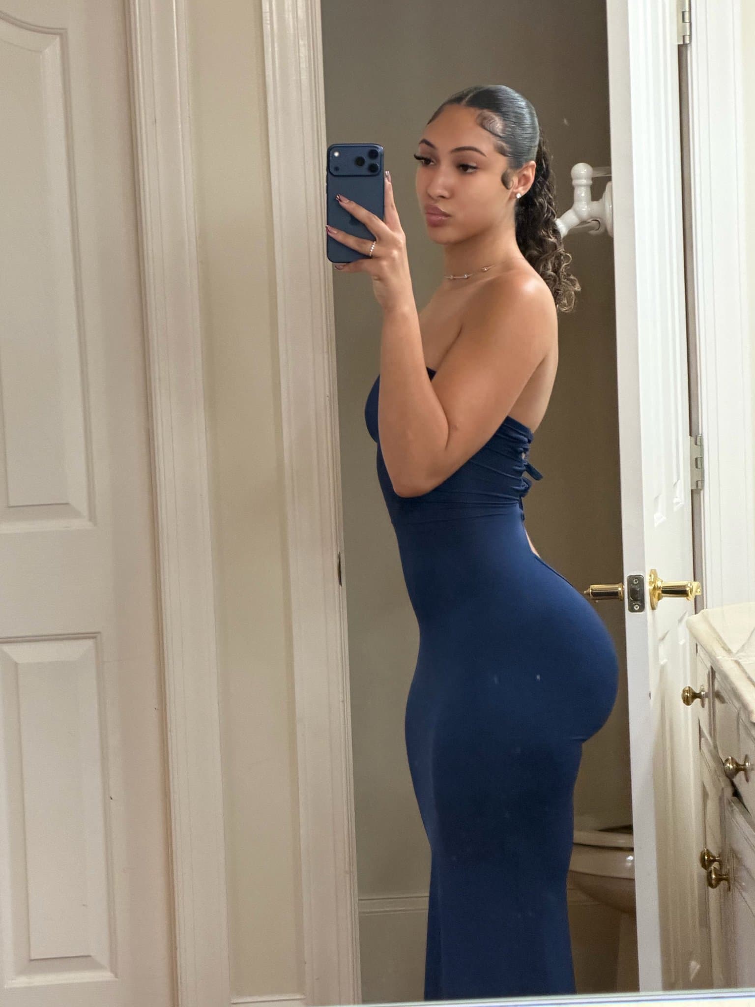 Ava independent escort in glasgow uk