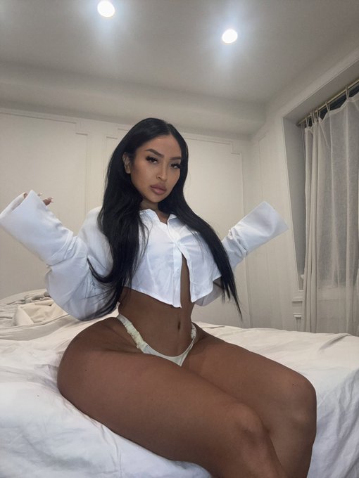 Angela photo 5