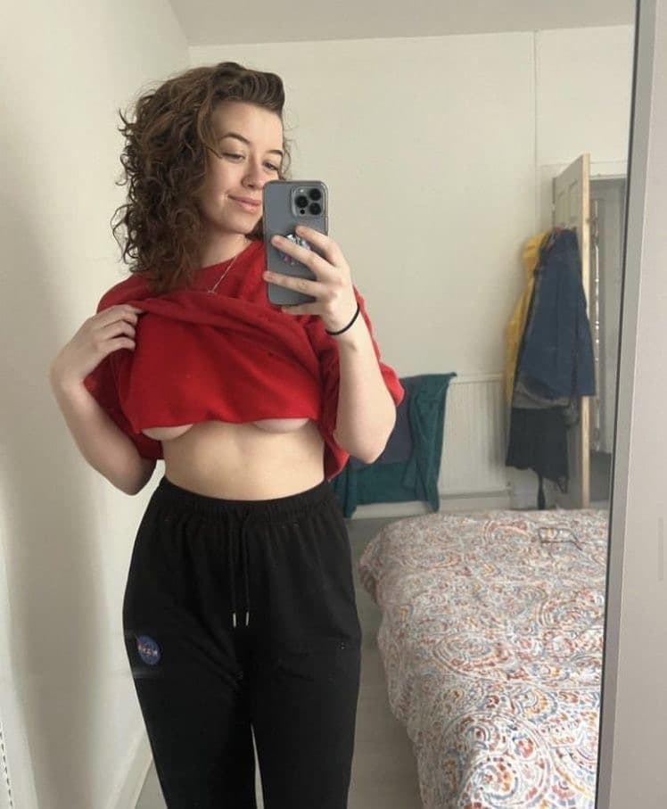 Am available for incall and outcall independent escort in crawley uk