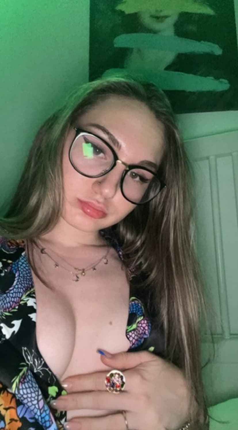 Hit me up for hookup services and massage independent escort in birmingham uk