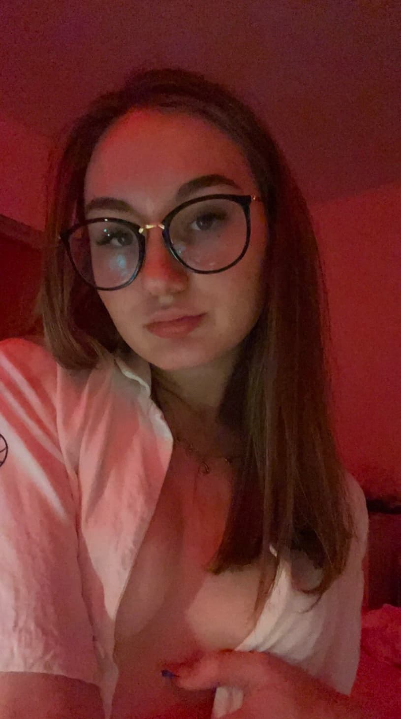 Hit me up for hookup services and massage.. independent escort in oxford uk