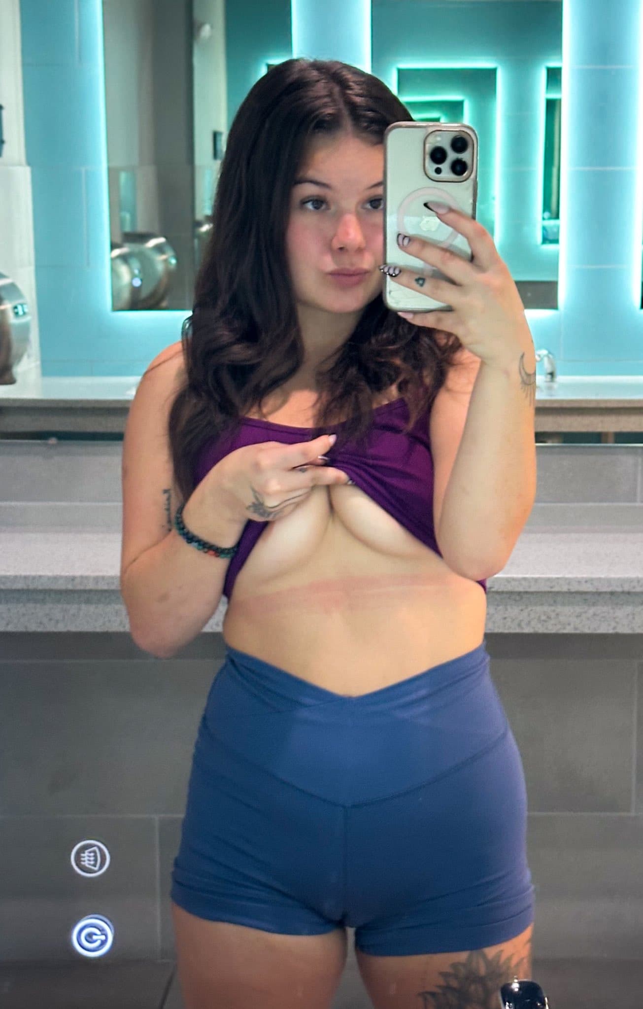 I’m available now independent escort in bradford uk