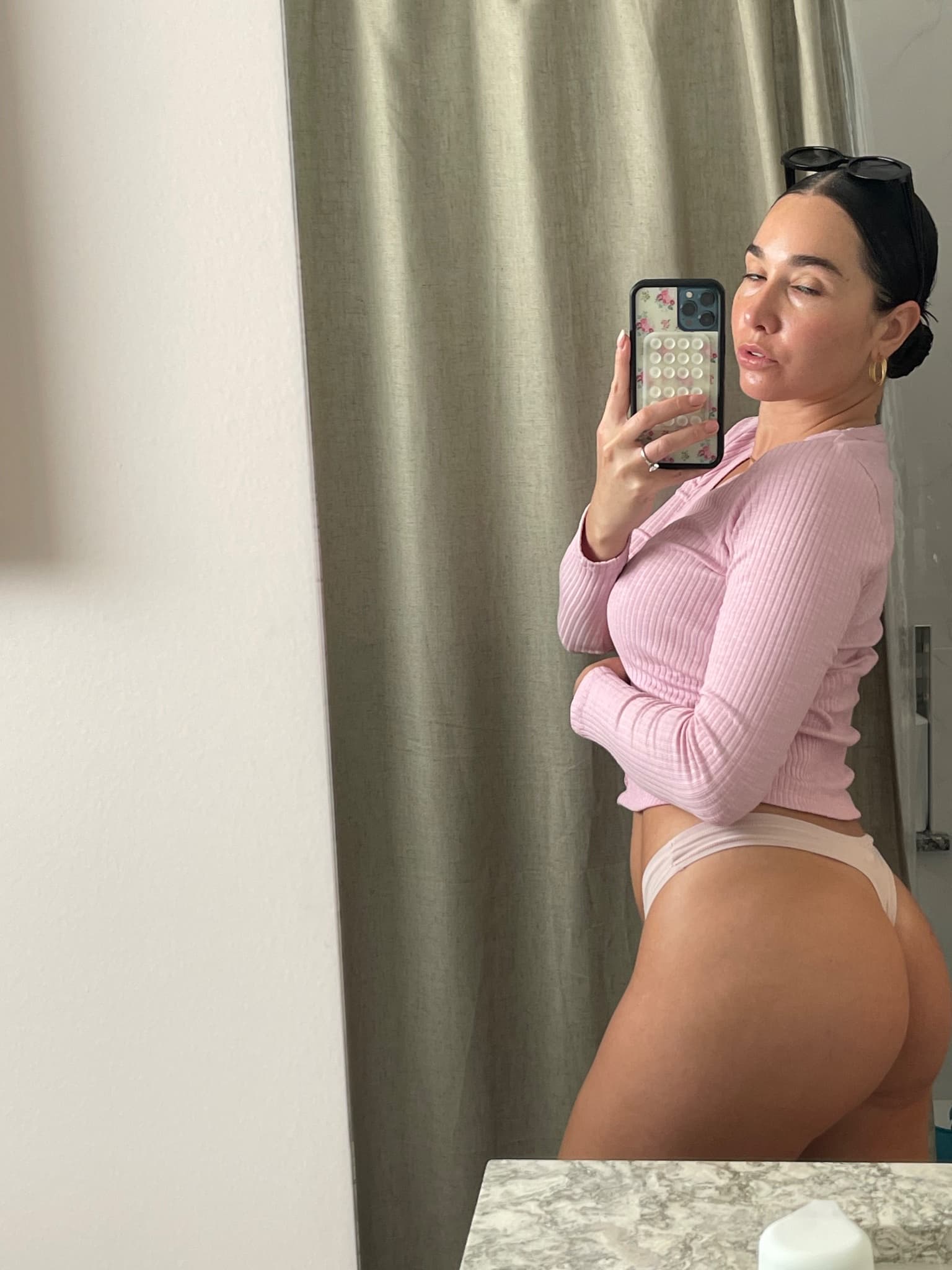 Discreet. Professional. Unforgettable independent escort in crawley uk