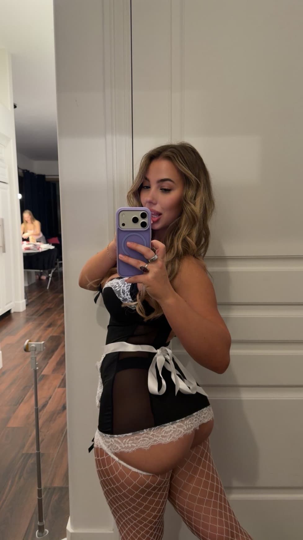 Elegant seductive sexy escort captivating lips and sexy body independent escort in leeds uk