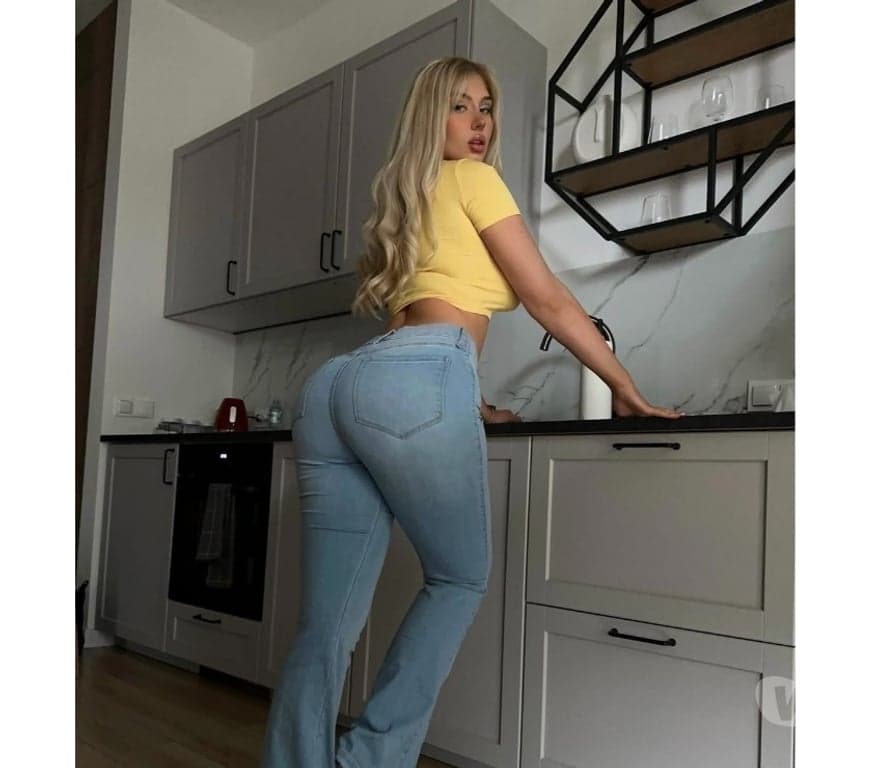 caree independent escort in gloucester uk