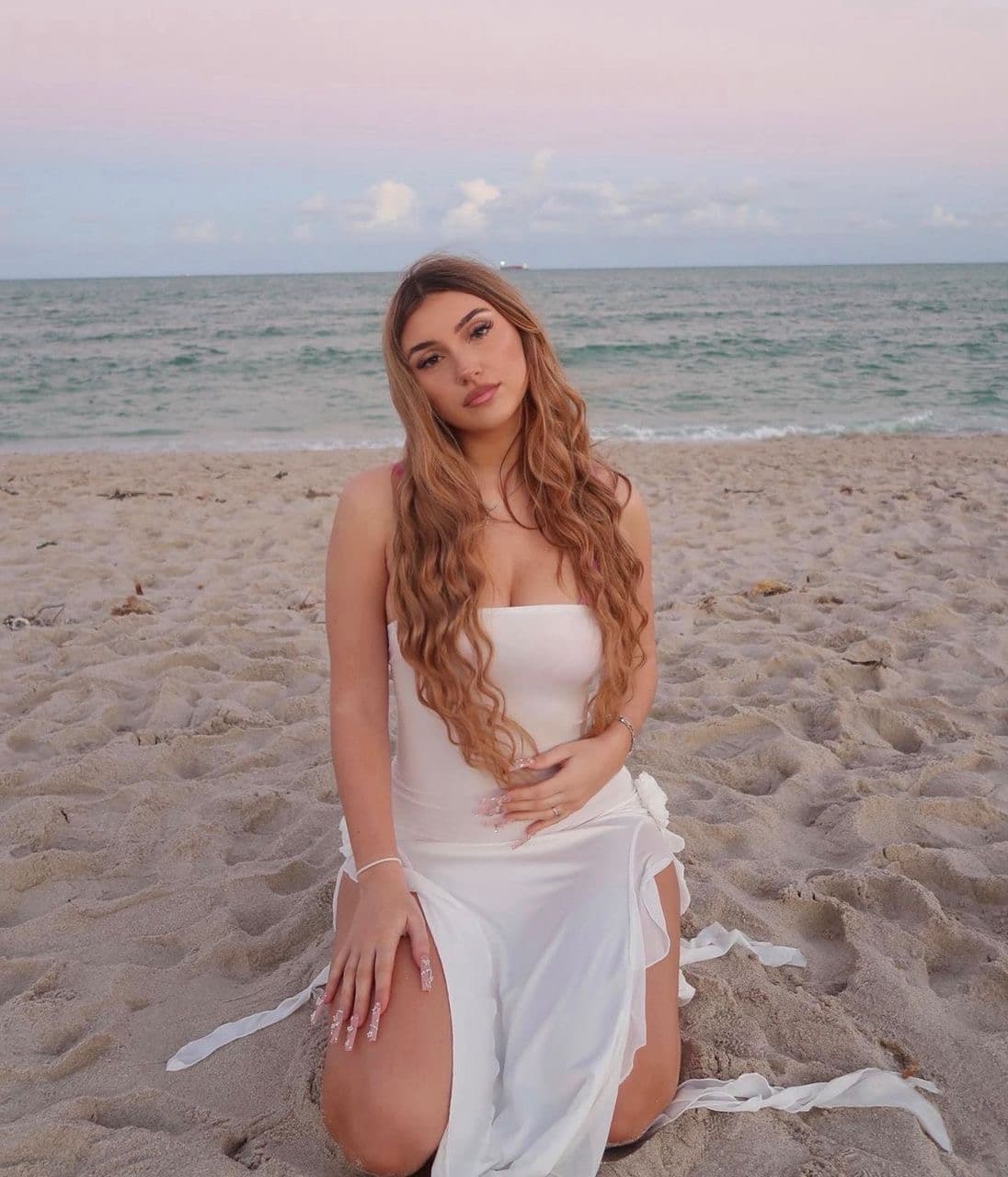 Stella Robert independent escort in hull uk