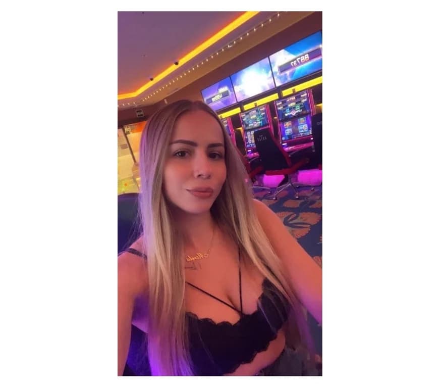 🌸 Meet Ema 💖 Warm Smile & Memorable Company independent escort in alton uk
