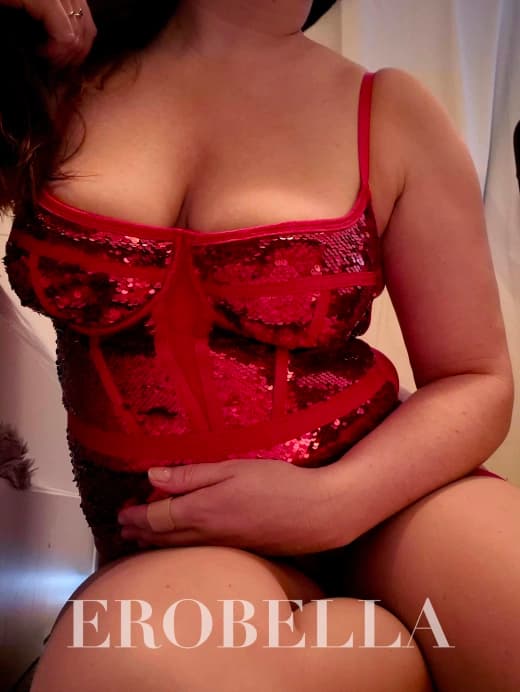 ✨ Discover the Charm of Meaggy 🌹 Available Today independent escort in walton-on-thames uk