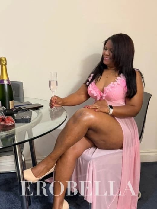 🌸 Sophisticated Charm • Bright Smile & Great Company ❤️ independent escort in alton uk
