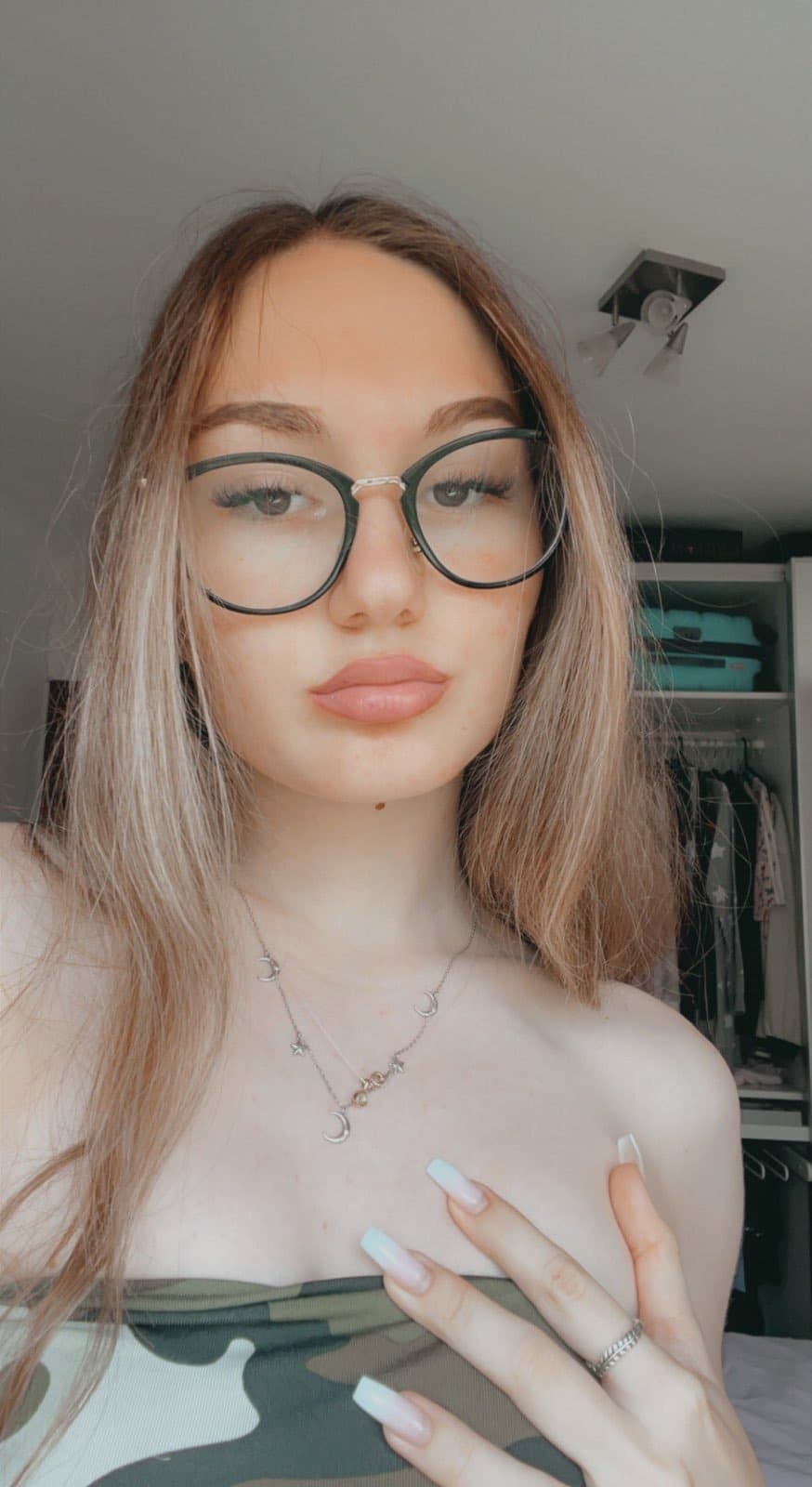 Hit me up for hookup services and massage independent escort in edinburgh uk