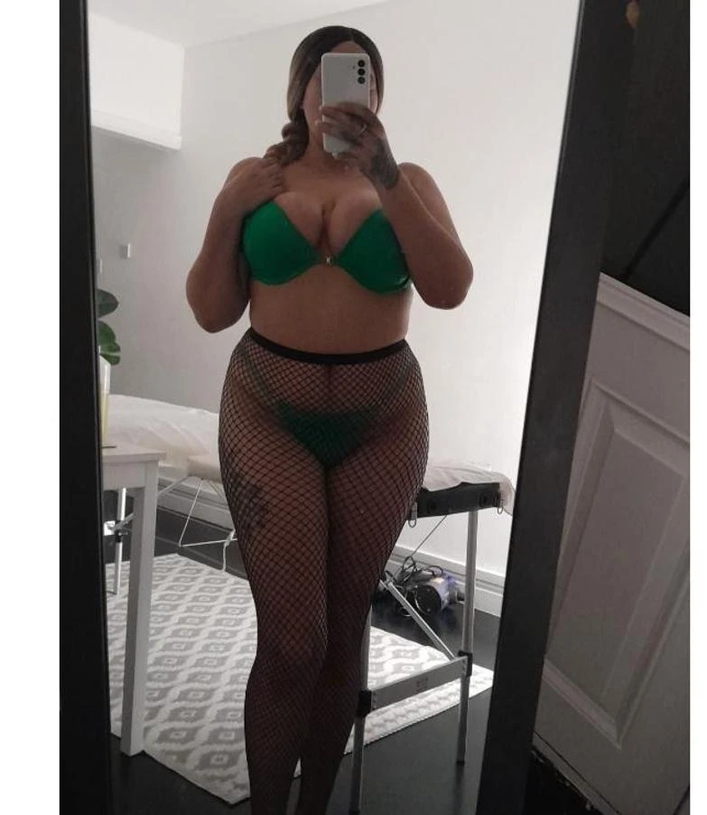Mevish Mixed Race English Beauty 😈 - Harlow Wood escort - Seductive Seekers