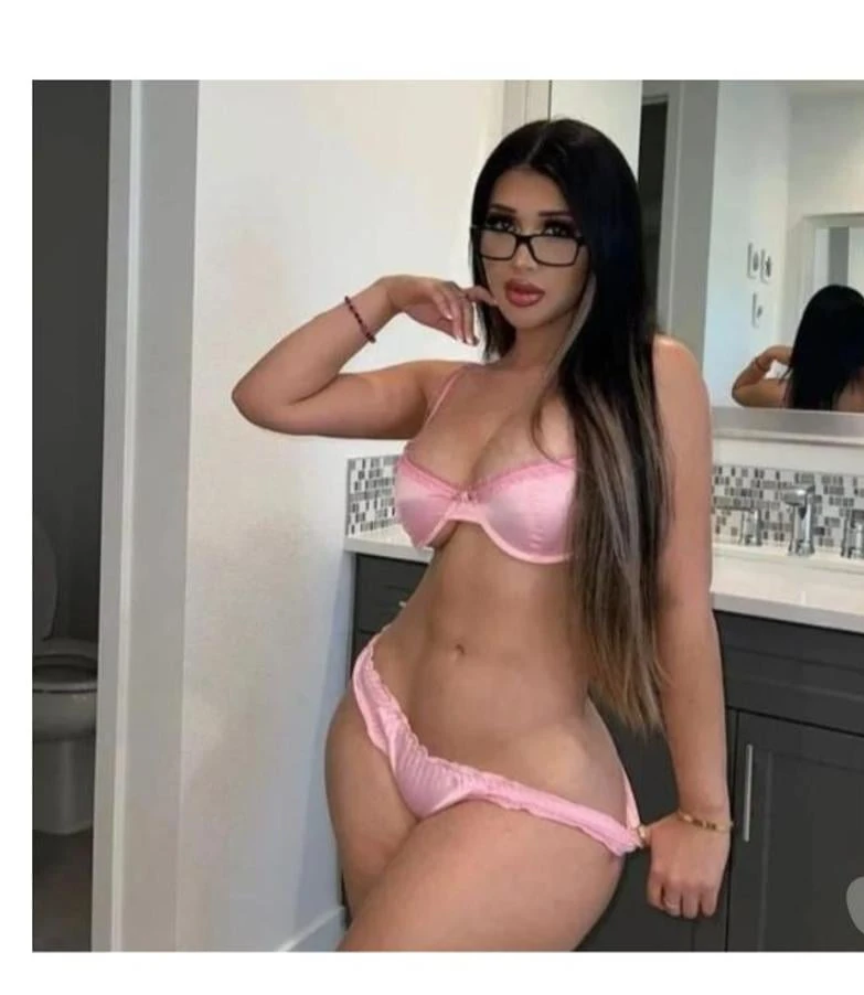 New💕latina Escort & Massage - Grays escort - Seductive Seekers