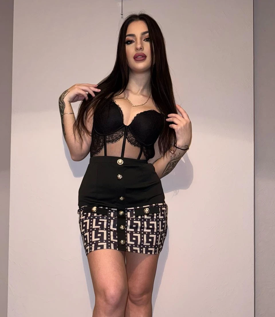 Rebecca wonderful high-class escort charm and beauty - Guildford escort - Seductive Seekers