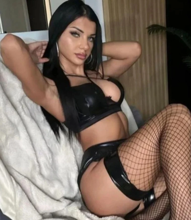 Ellaaa